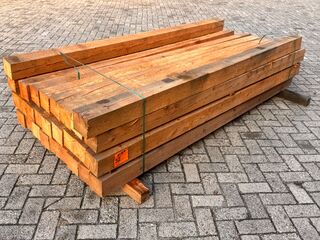 Ca. 29x Lariks Balken Fijnbezaagd, 120x120mm, Lengte 250cm